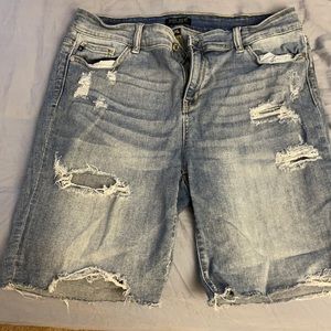 Judy blue Bermuda shorts!